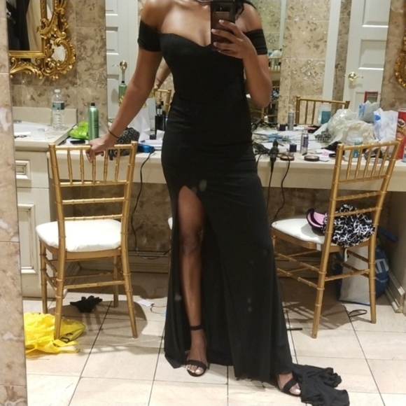 Abysse Dresses & Skirts - Chic Black Strapless Evening Gown